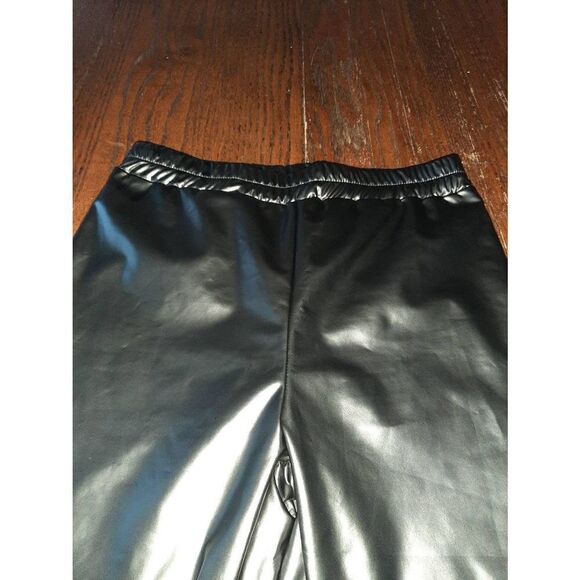 Medium RUNS SMALL Dazy Black PU Faux Leather Elastic Waist Shorts - Picture 2 of 3